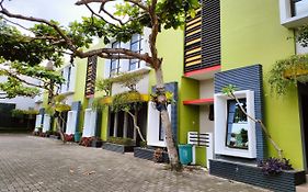 Lonari Hotel